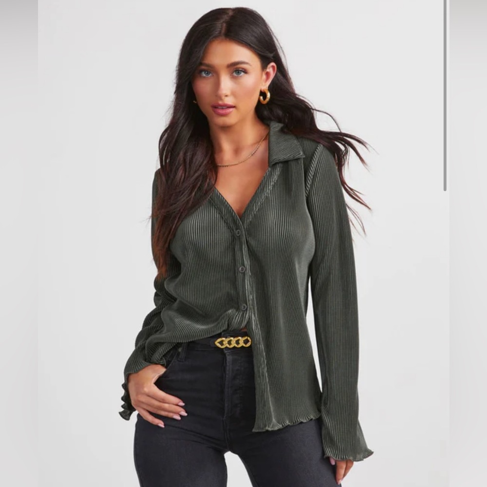 VICI Hilarie Plisse Button Down Top